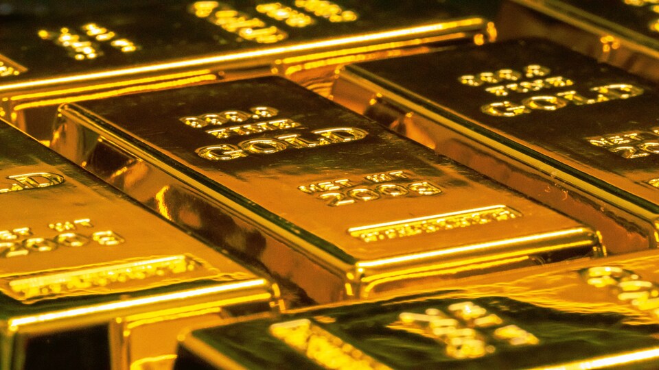 2026 黄金行情最新解析：金价大跌后，还值得长期投资吗？Gold Price Crash 2026: Should You Still Invest in Gold?